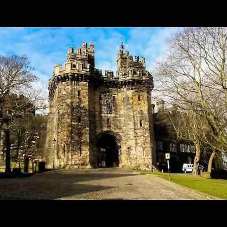 Coniston House Lancaster 3 Bedrooms Parking And Garden Екстериор снимка